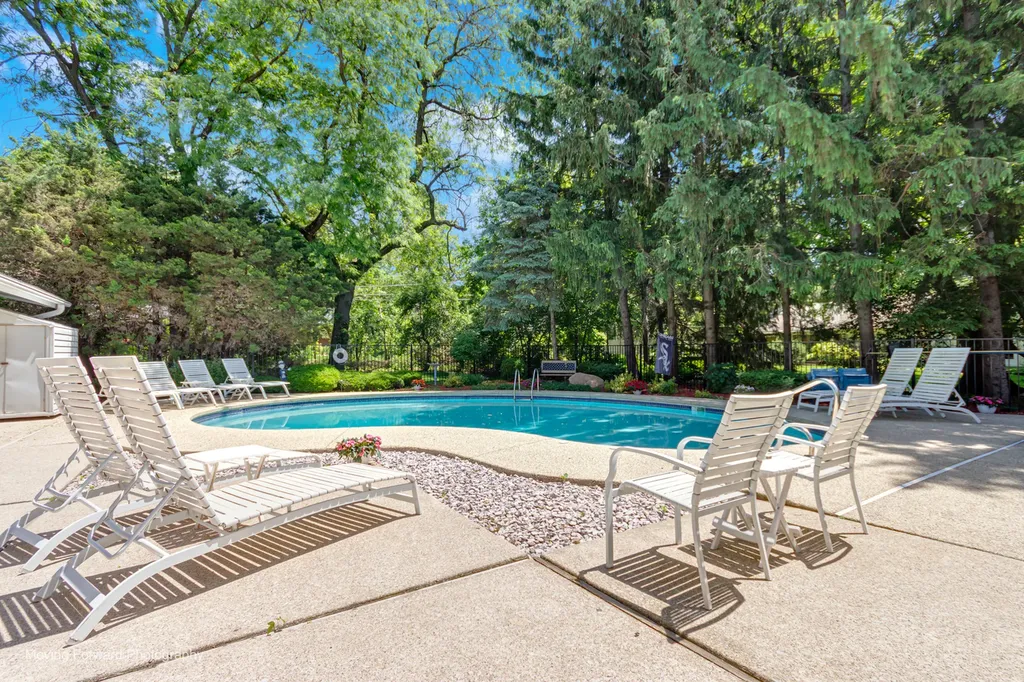 6363 South Keokuk Road Indian Head Park IL 60525