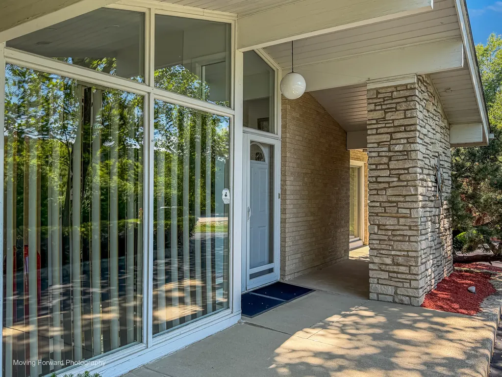 6363 South Keokuk Road Indian Head Park IL 60525