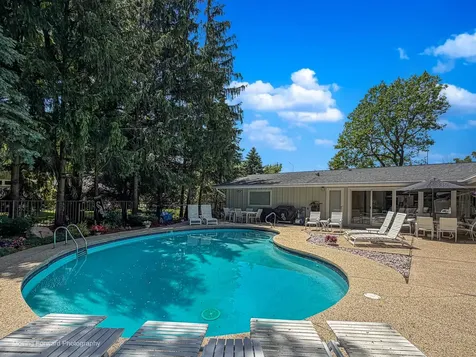 6363 South Keokuk Road Indian Head Park IL 60525