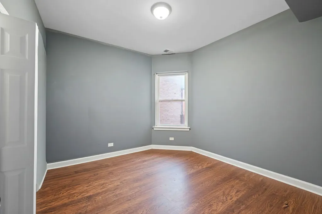 7214 South Saint Lawrence Avenue Chicago IL 60619