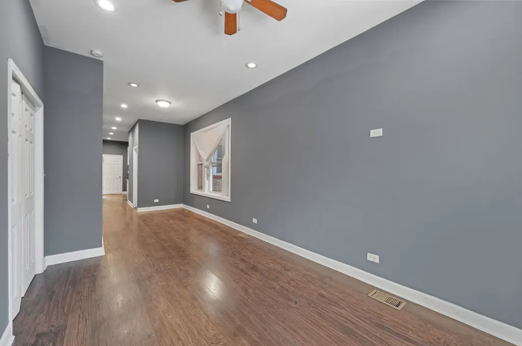 7214 South Saint Lawrence Avenue Chicago IL 60619