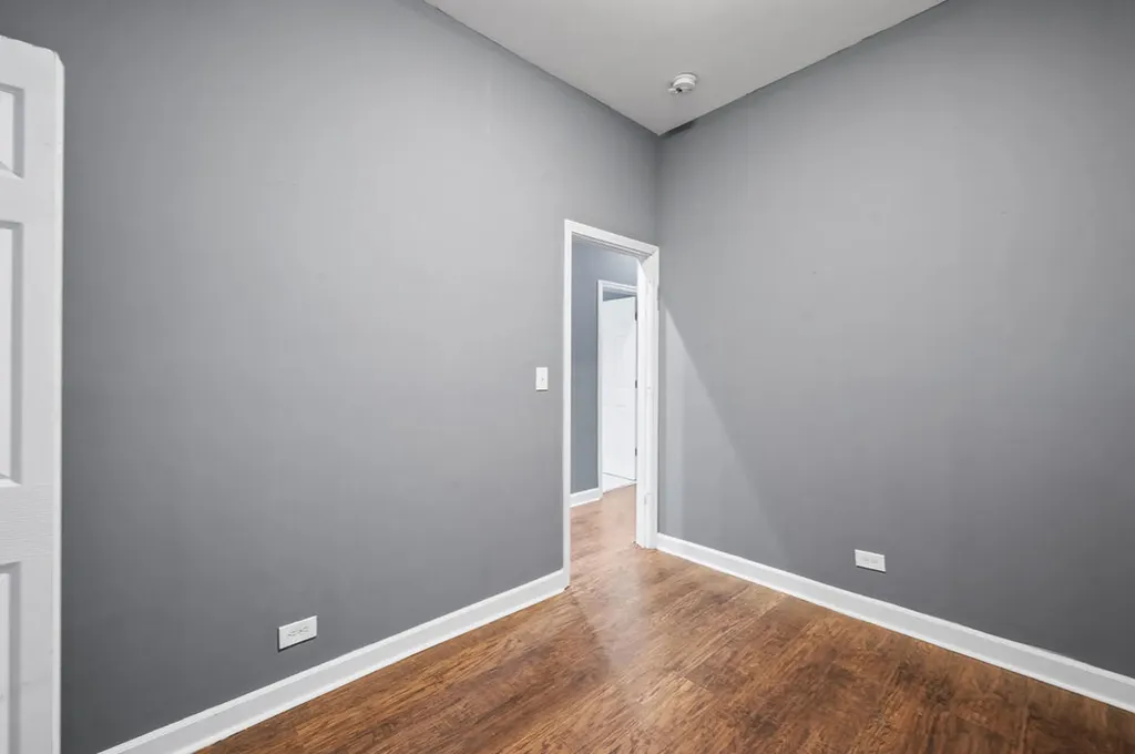 7214 South Saint Lawrence Avenue Chicago IL 60619