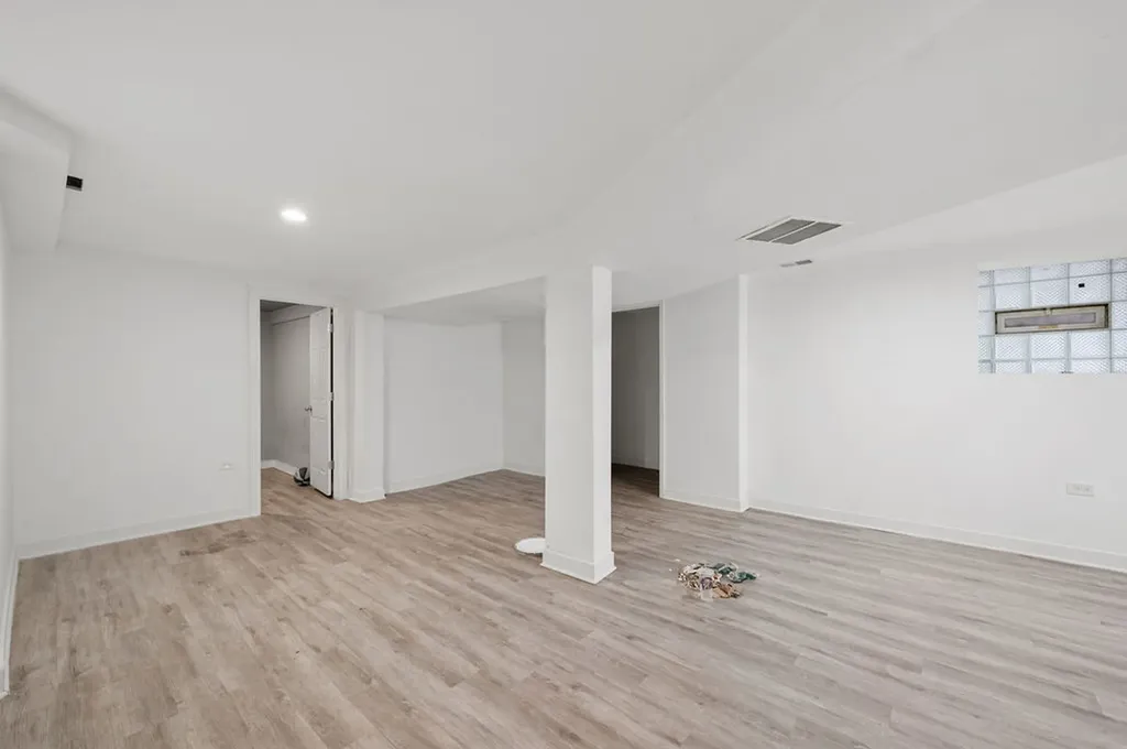 7214 South Saint Lawrence Avenue Chicago IL 60619