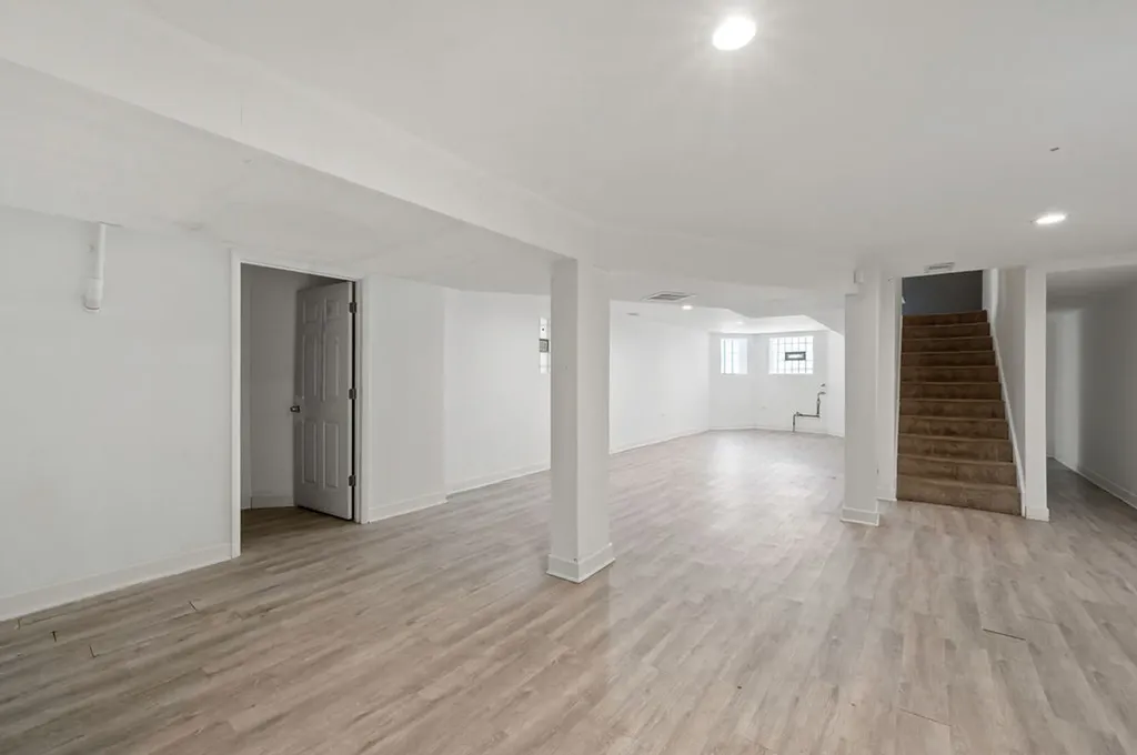 7214 South Saint Lawrence Avenue Chicago IL 60619