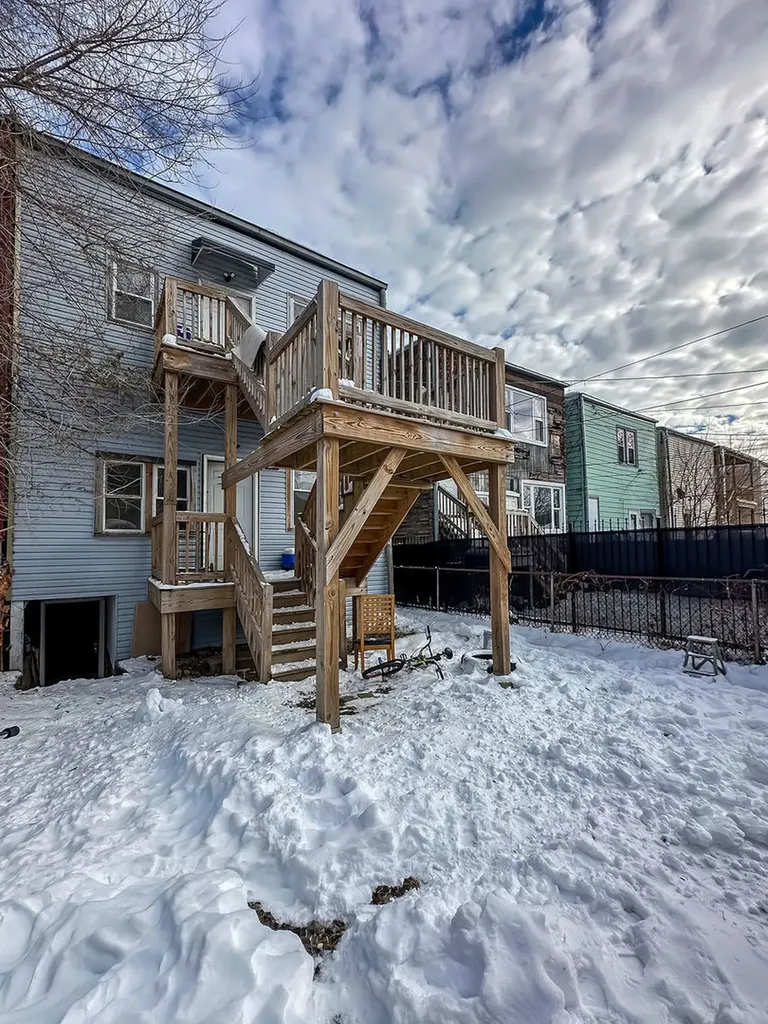 7214 South Saint Lawrence Avenue Chicago IL 60619