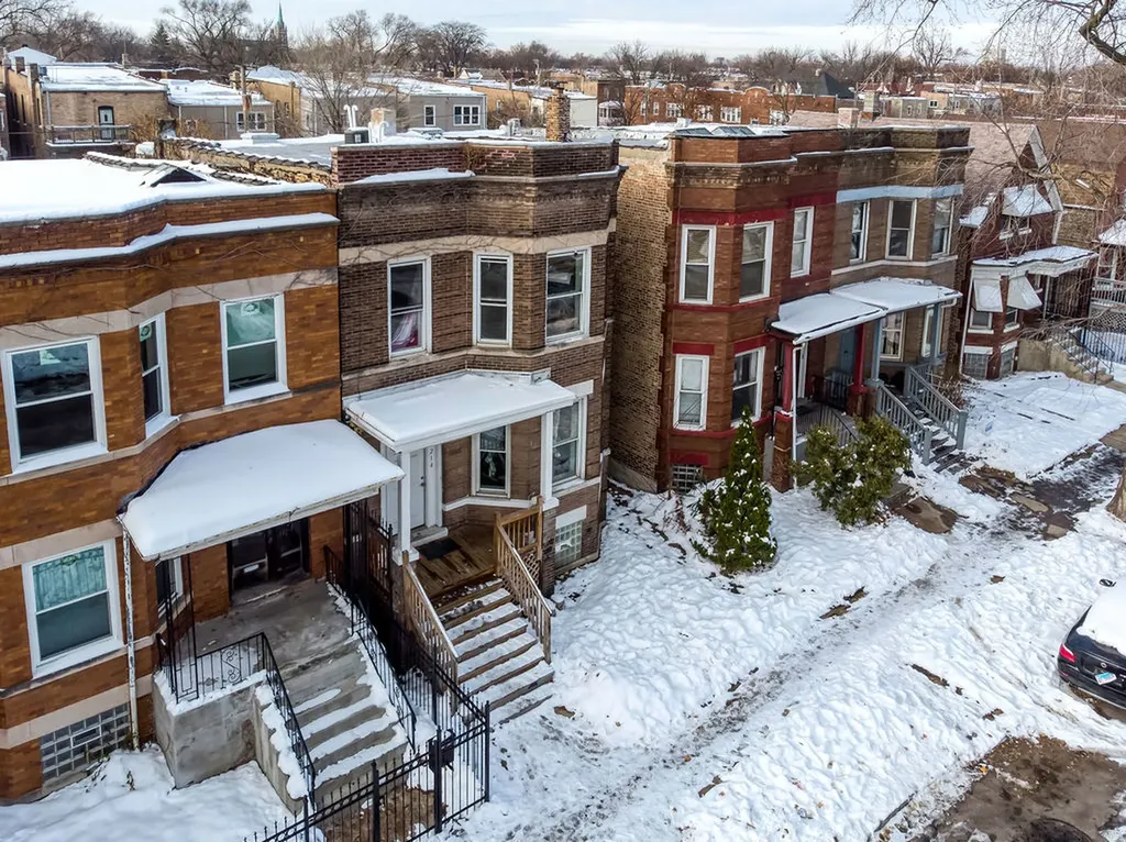 7214 South Saint Lawrence Avenue Chicago IL 60619