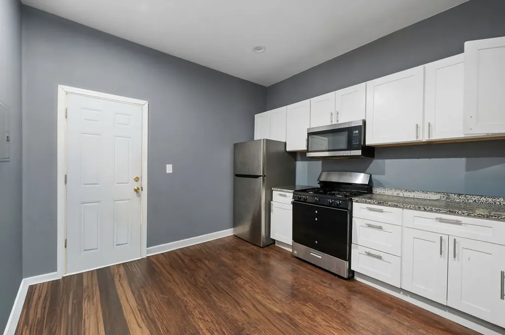 7214 South Saint Lawrence Avenue Chicago IL 60619