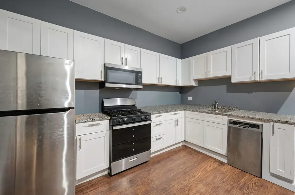7214 South Saint Lawrence Avenue Chicago IL 60619