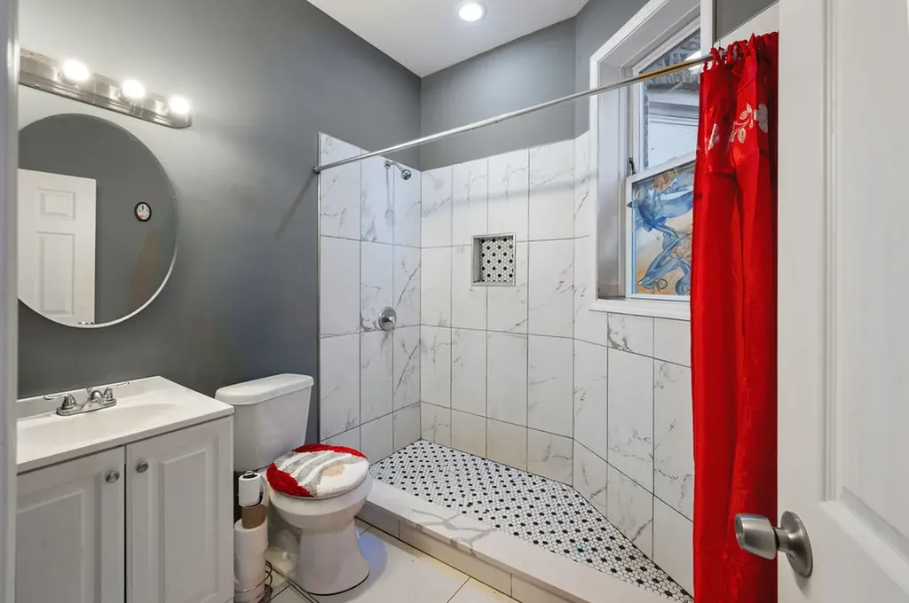 7214 South Saint Lawrence Avenue Chicago IL 60619