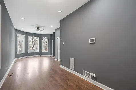 7214 South Saint Lawrence Avenue Chicago IL 60619