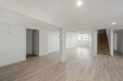 7214 South Saint Lawrence Avenue Chicago IL 60619