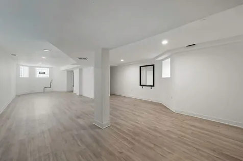 7214 South Saint Lawrence Avenue Chicago IL 60619