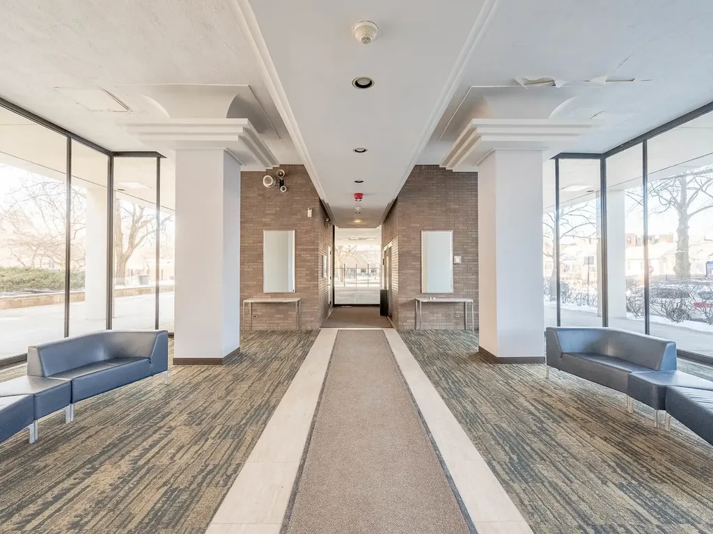 1401 East 55th Street Chicago IL 60615
