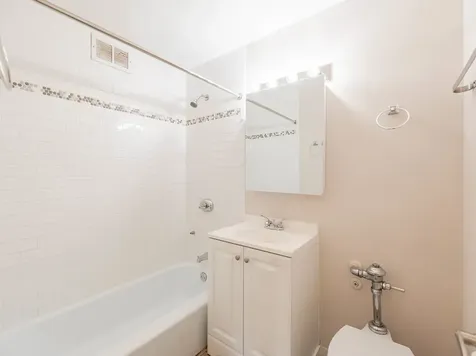 1401 East 55th Street Chicago IL 60615
