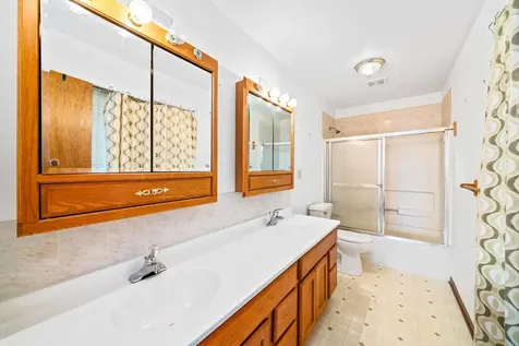 421 E Church Street Sandwich IL 60548