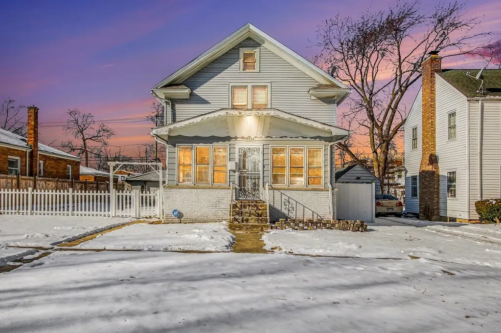 15524 Ashland Avenue Harvey IL 60426