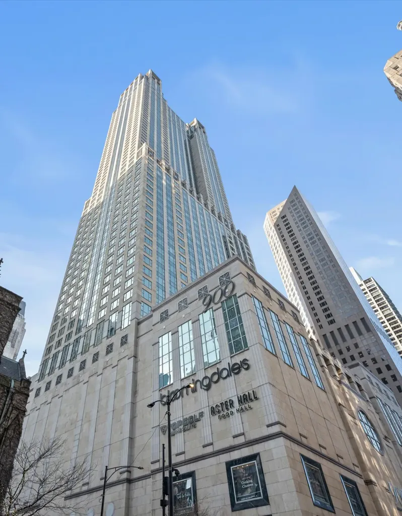 132 East Delaware Place Chicago IL 60611