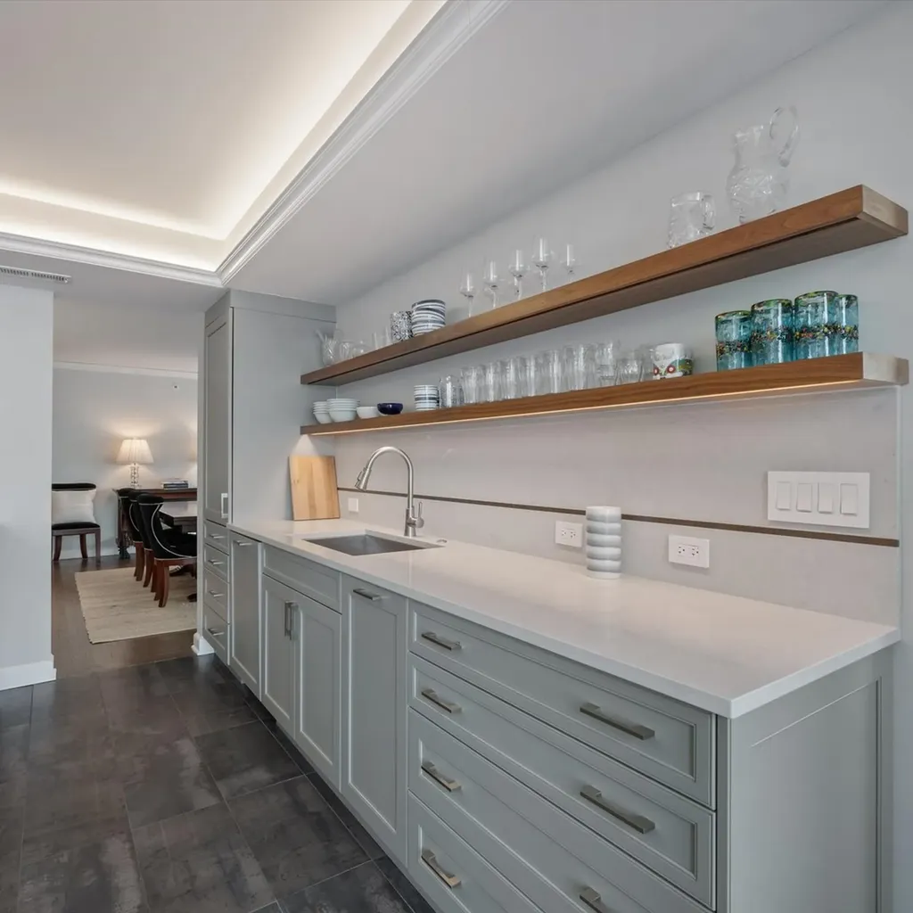 132 East Delaware Place Chicago IL 60611