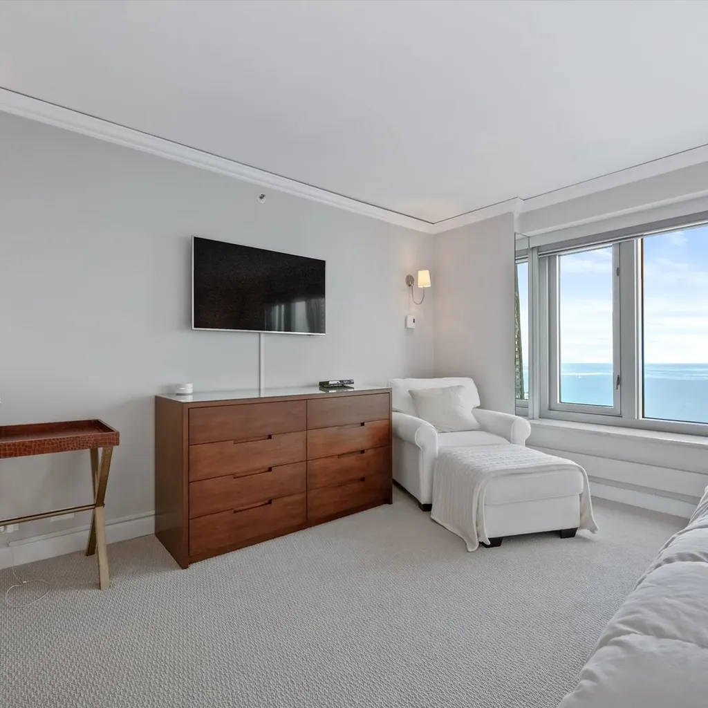 132 East Delaware Place Chicago IL 60611