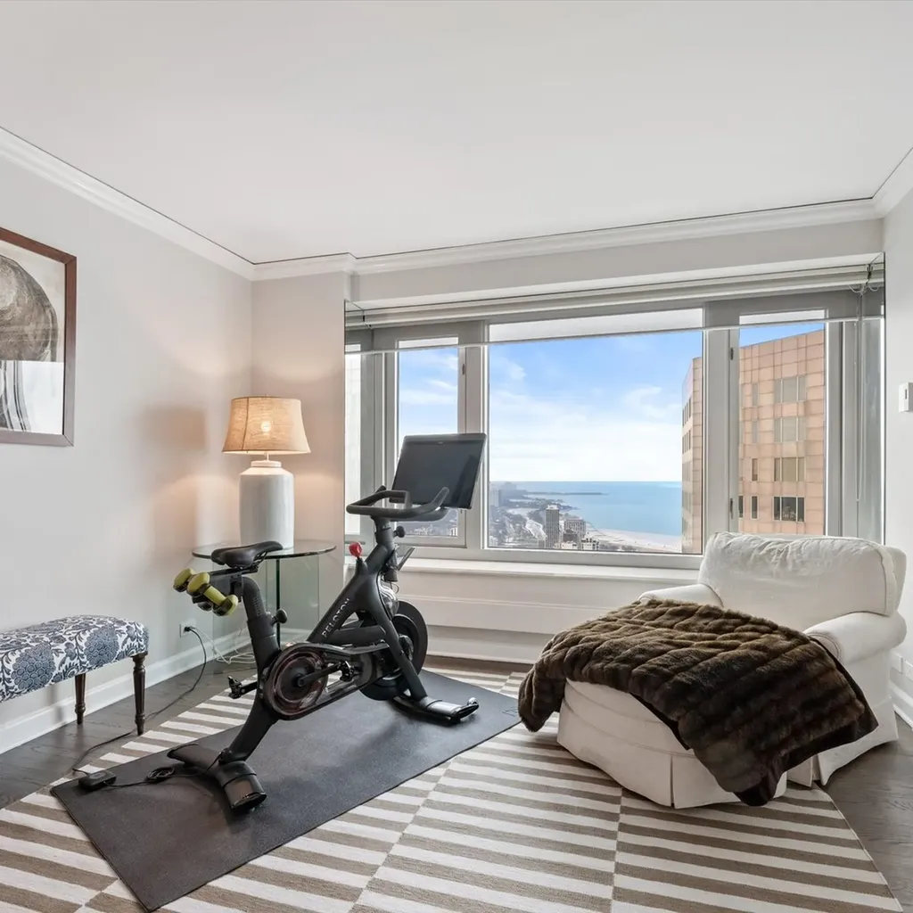 132 East Delaware Place Chicago IL 60611