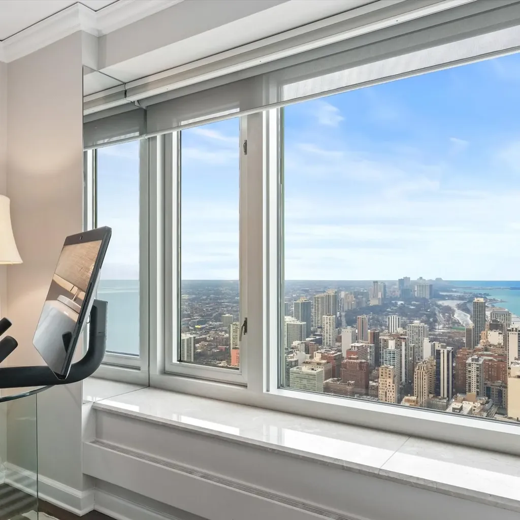132 East Delaware Place Chicago IL 60611