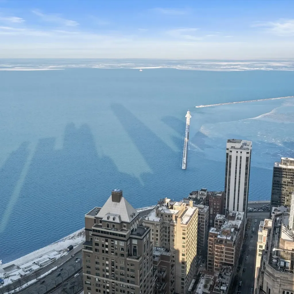 132 East Delaware Place Chicago IL 60611