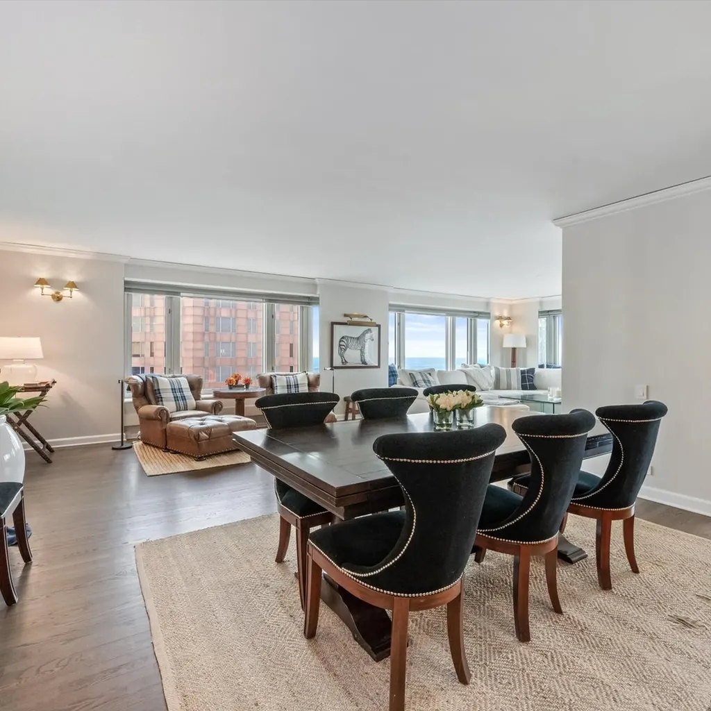 132 East Delaware Place Chicago IL 60611