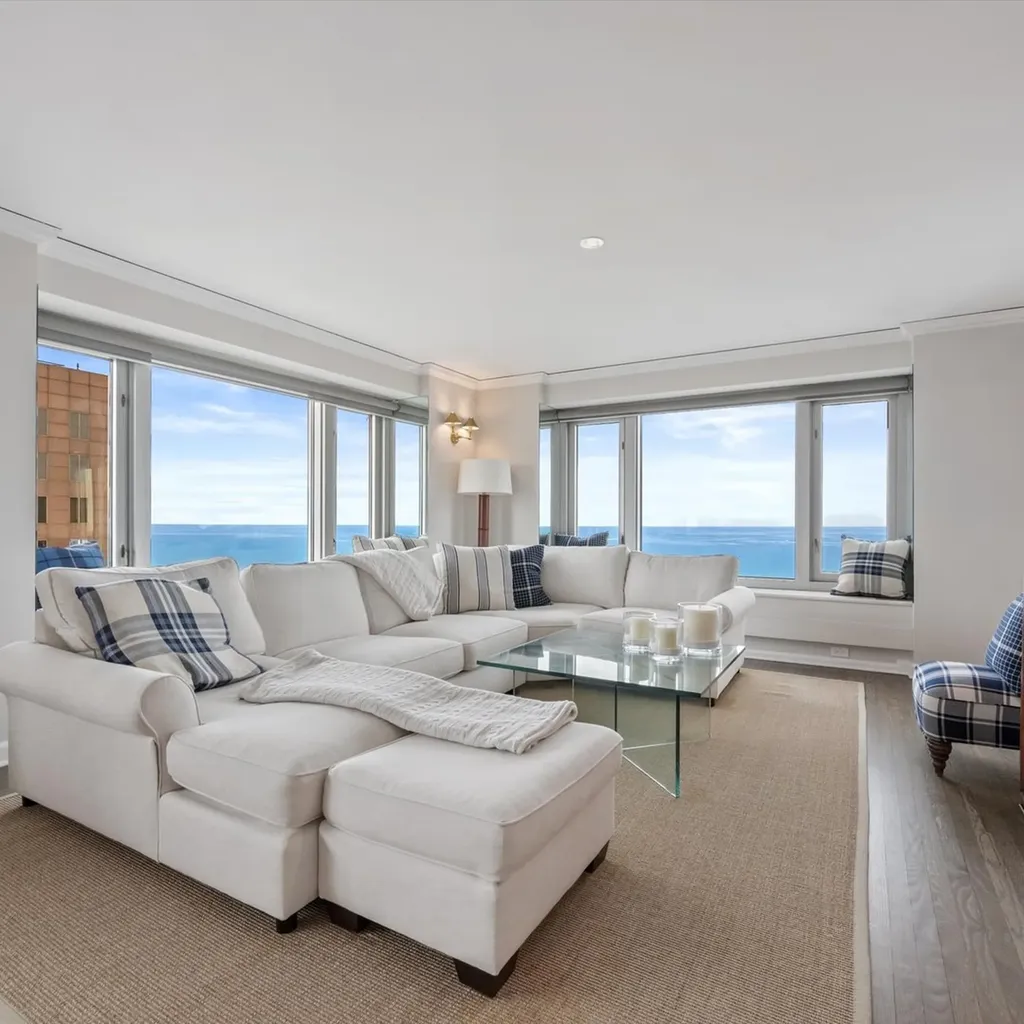 132 East Delaware Place Chicago IL 60611