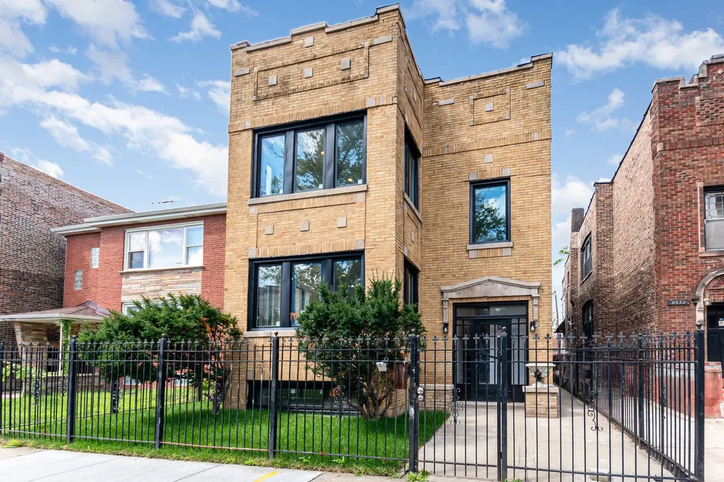 6336 South Eberhart Avenue Chicago IL 60637