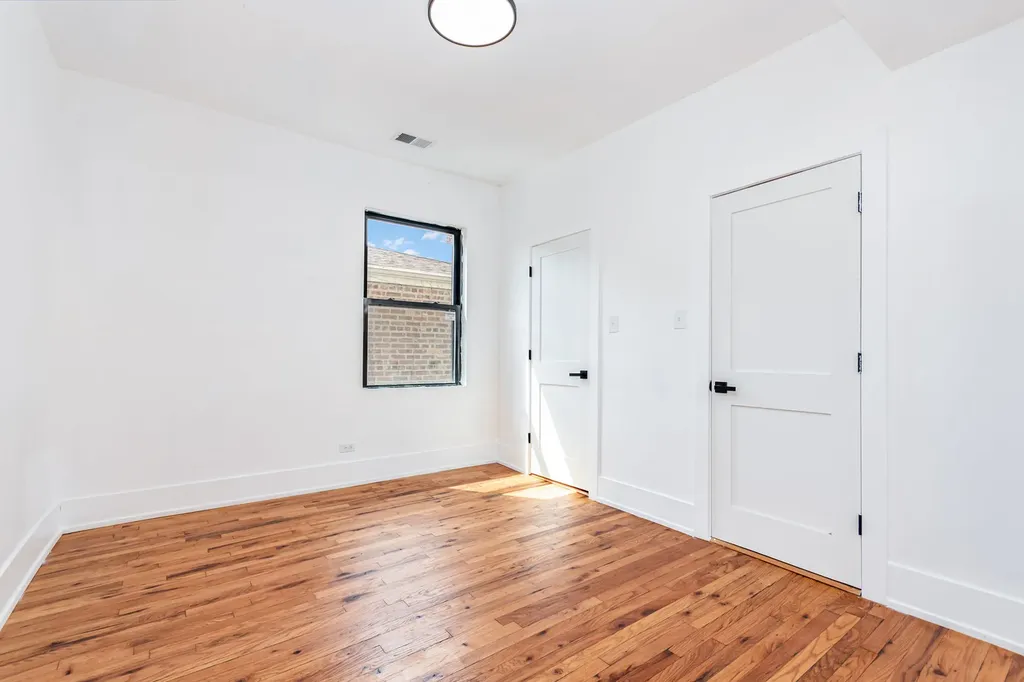 6336 South Eberhart Avenue Chicago IL 60637