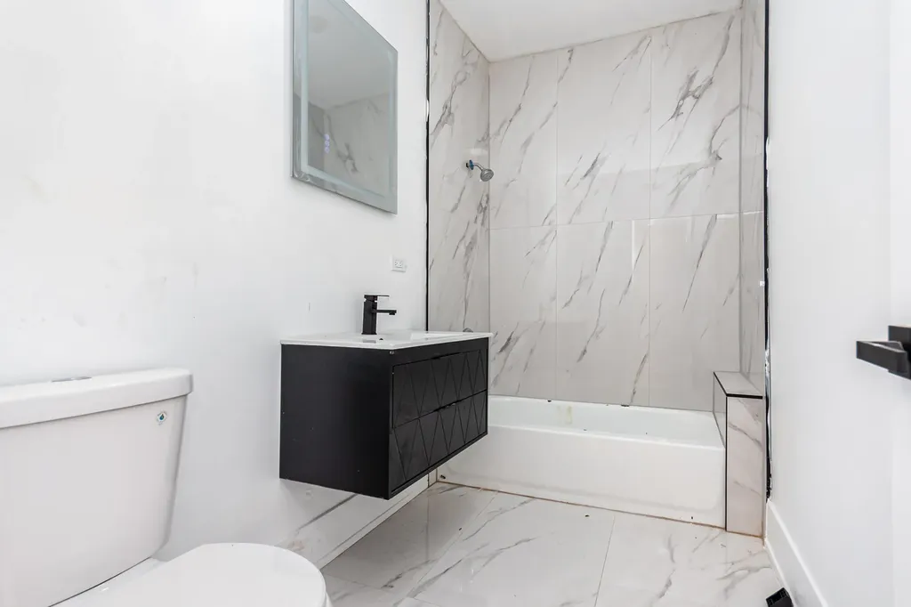 6336 South Eberhart Avenue Chicago IL 60637