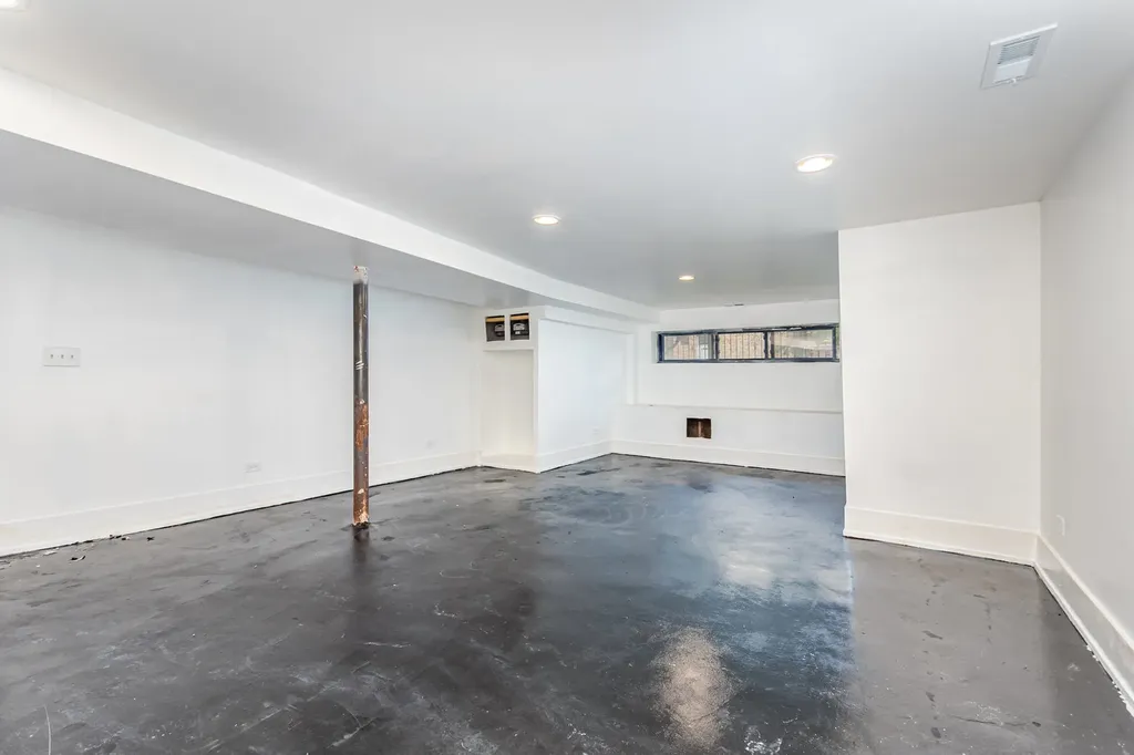 6336 South Eberhart Avenue Chicago IL 60637