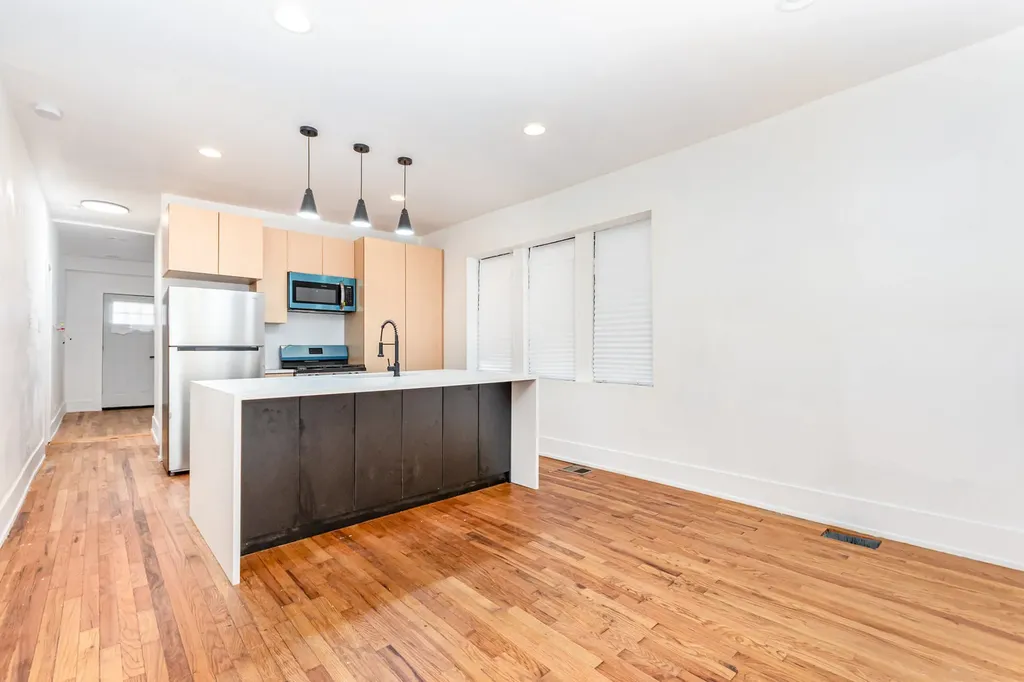 6336 South Eberhart Avenue Chicago IL 60637