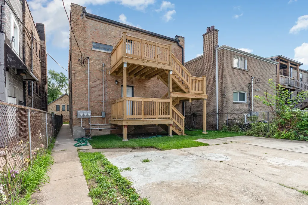 6336 South Eberhart Avenue Chicago IL 60637