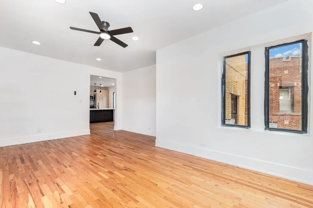6336 South Eberhart Avenue Chicago IL 60637
