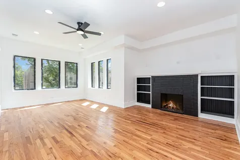 6336 South Eberhart Avenue Chicago IL 60637