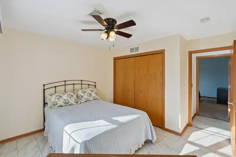 2997 3RD Street Moline IL 61265
