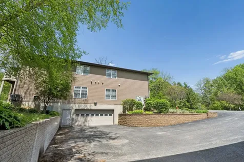 2997 3RD Street Moline IL 61265