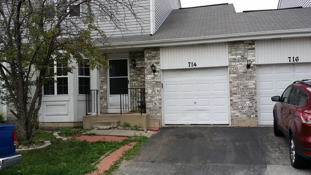 714 Saybrook Court Romeoville IL 60446