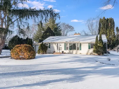 178 Brookhill Road Libertyville IL 60048