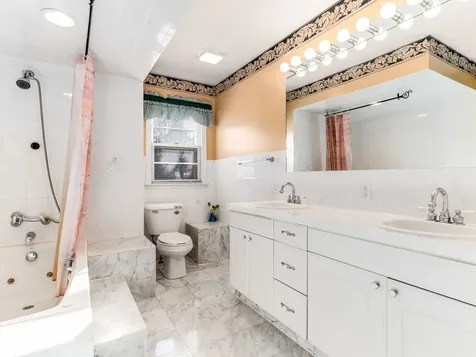178 Brookhill Road Libertyville IL 60048