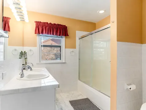 178 Brookhill Road Libertyville IL 60048