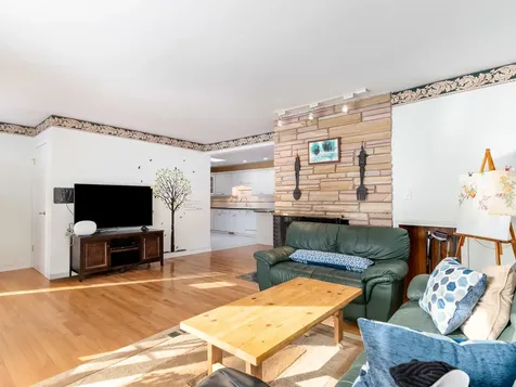 178 Brookhill Road Libertyville IL 60048