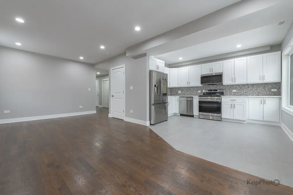 3044 West Irving Park Road Chicago IL 60618