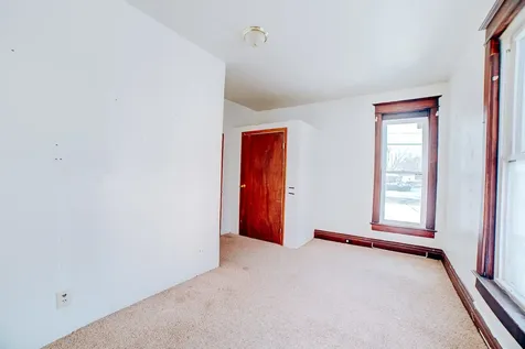 312 North 4th Street Watseka IL 60970