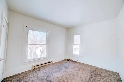 312 North 4th Street Watseka IL 60970