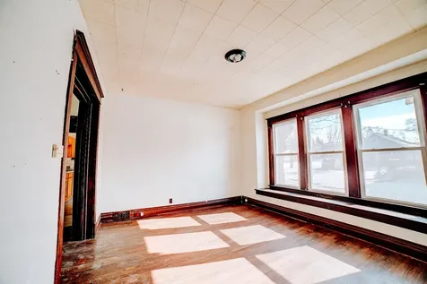 312 North 4th Street Watseka IL 60970