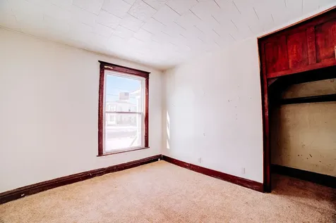 312 North 4th Street Watseka IL 60970