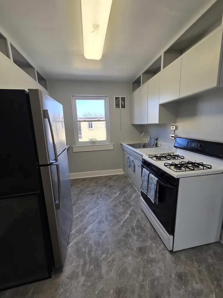 2044 East 72nd Place Chicago IL 60649