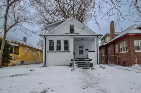 678 Douglas Avenue Calumet City IL 60409